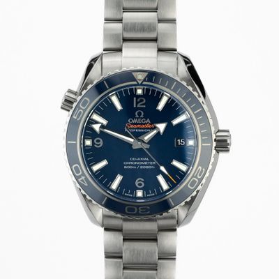 Front view of Omega Seamaster Planet Ocean 600M 42mm Titanium - Very Good condition luxury timepiece Omega Seamaster Planet Ocean 600M 42mm Titanium 232.90.42.21.03.001 - Very Good condition