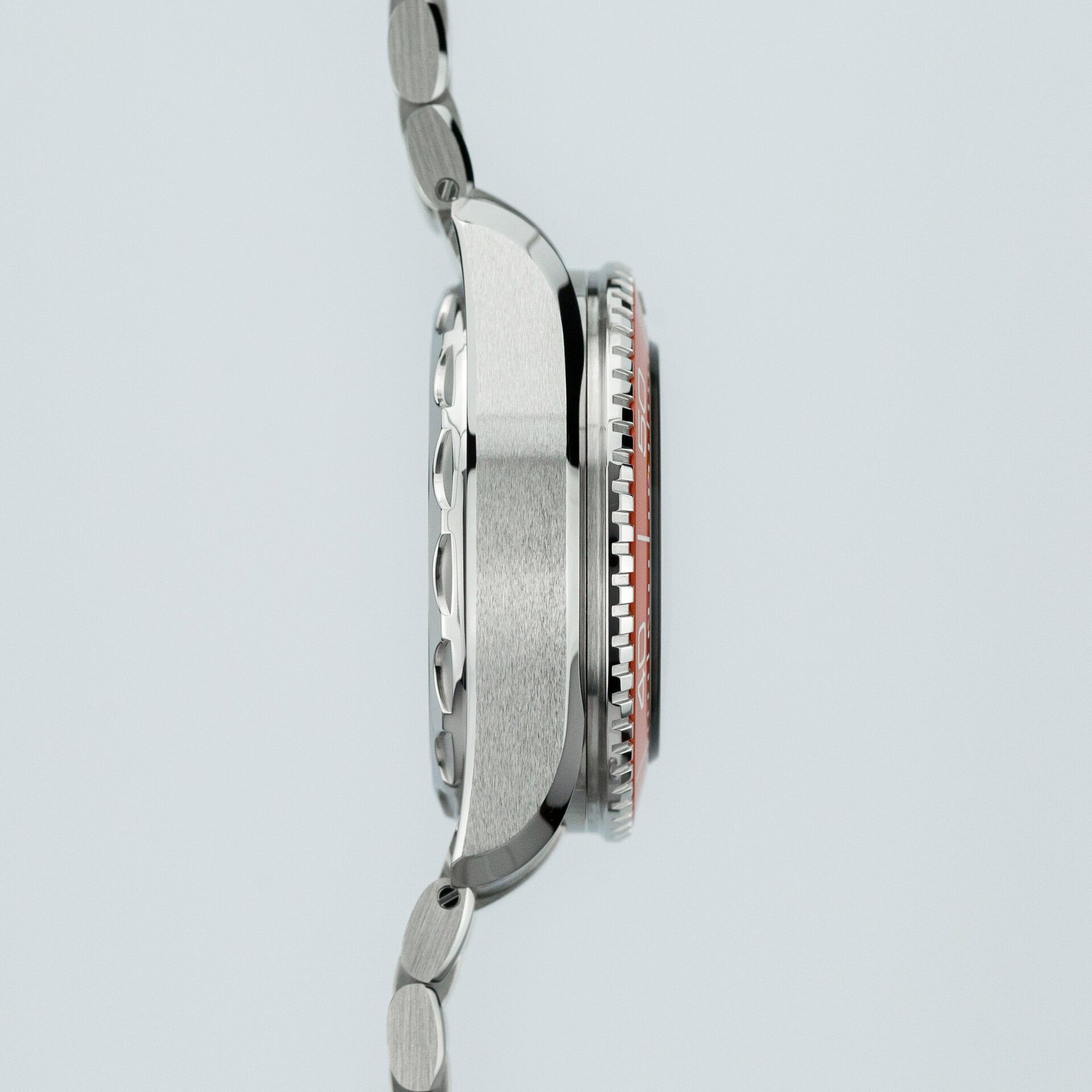 Omega Seamaster Planet Ocean Ultra Deep 6000M O-Megasteel 215.30.46.21.06.001 steel Grey 2024 - Left side view