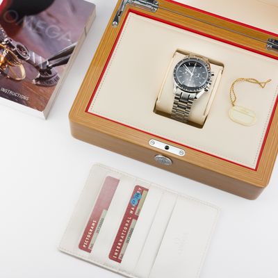 Additional view of Omega Speedmaster Moonwatch Professional - Sapphire Sandwich luxury timepiece Omega Speedmaster Moonwatch Professional - Sapphire Sandwich 3573.50.00 - Alternate view