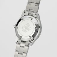 Divers Sixty-Five Green on Bracelet - Image 4