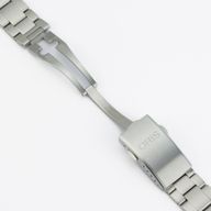 Divers Sixty-Five Green on Bracelet - Image 9