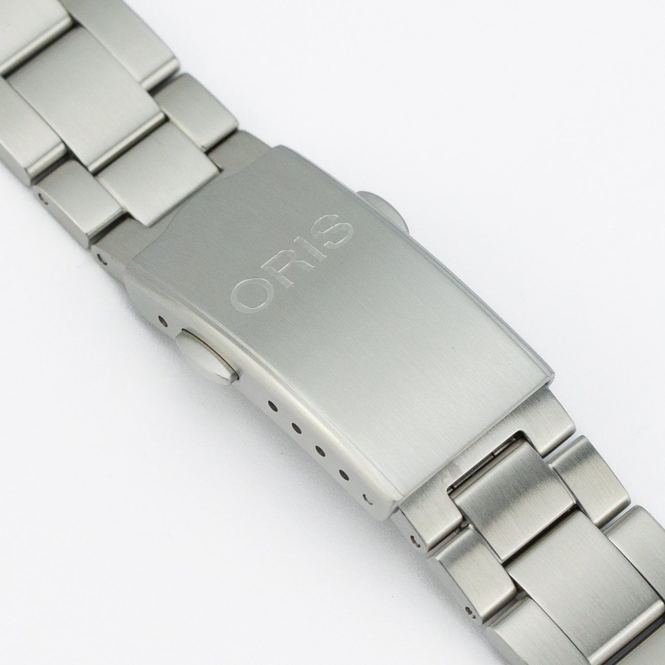 Divers Sixty-Five Green on Bracelet - Image 8