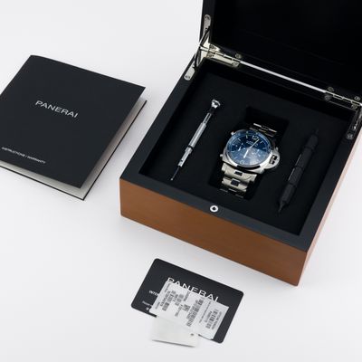 Panerai Luminor Chrono Blue PAM01110 - Alternate view
