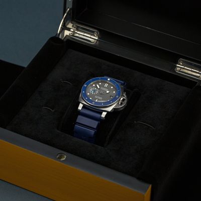 Panerai Luminor Submersible Shark Grey Dial & Blue Ceramic PAM00959 - Alternate view