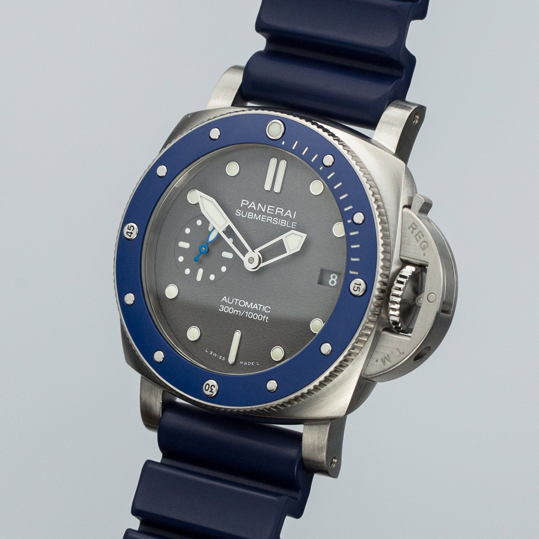 Luminor Submersible Shark Grey Dial & Blue Ceramic - Image 3