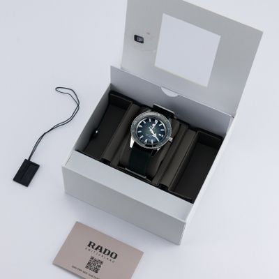 Rado HyperChrome Captain Cook Hrithik Roshan Special Edition R32105319 - Alternate view