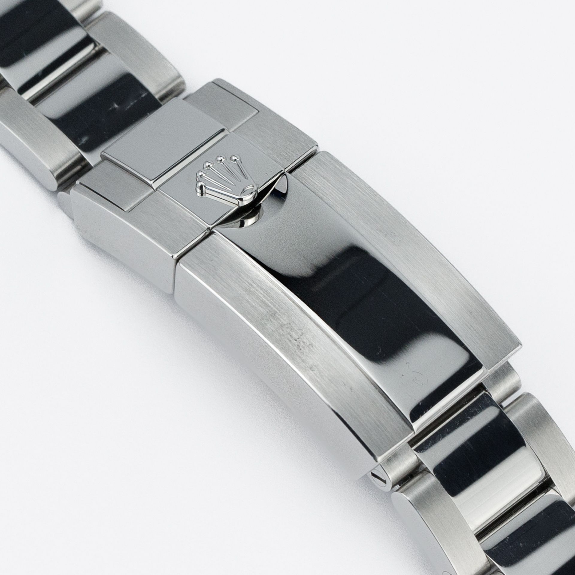 Rolex GMT-Master II Bruce Wayne 126710GRNR steel Black 2025 - Strap/bracelet view