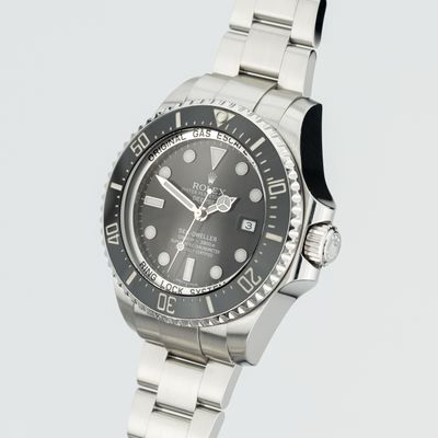 Rolex Sea-Dweller Deepsea DSSD 116660 - Alternate view