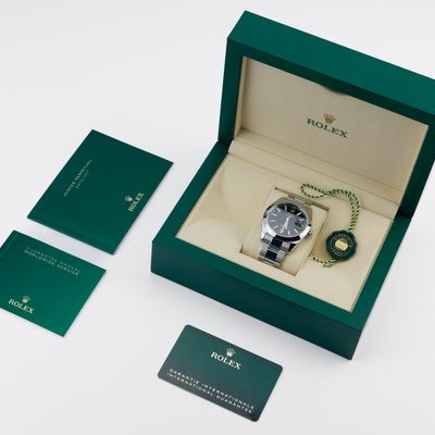 Rolex Datejust 41 with Black dial and Smooth bezel 126300 - Alternate view