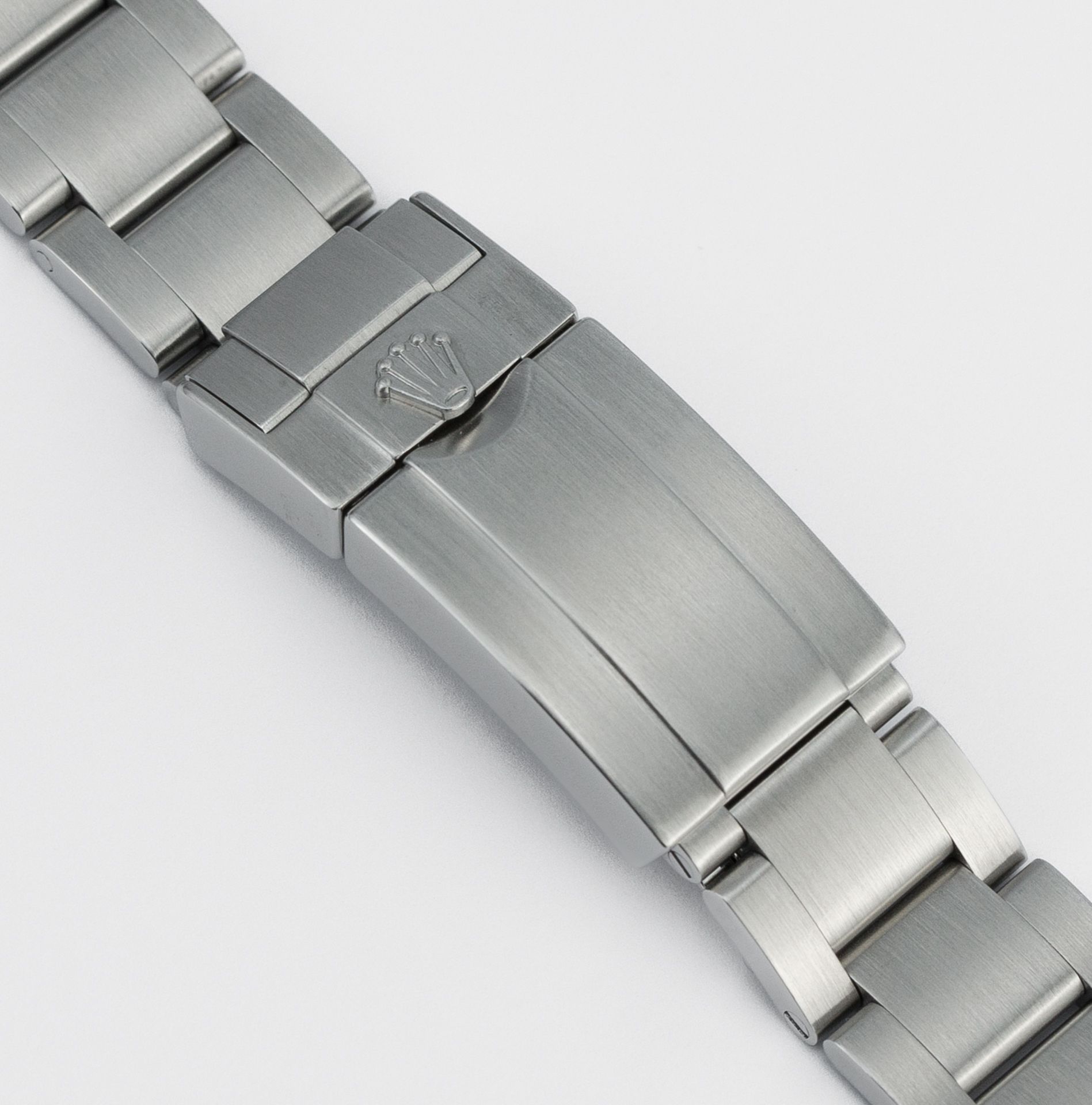 Rolex Explorer I 39mm MK1 214270 steel Black - Strap/bracelet view