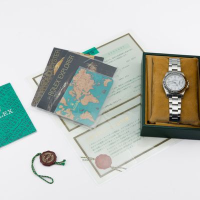 Rolex Explorer II Polar - Rare Full set 16570 - Alternate view