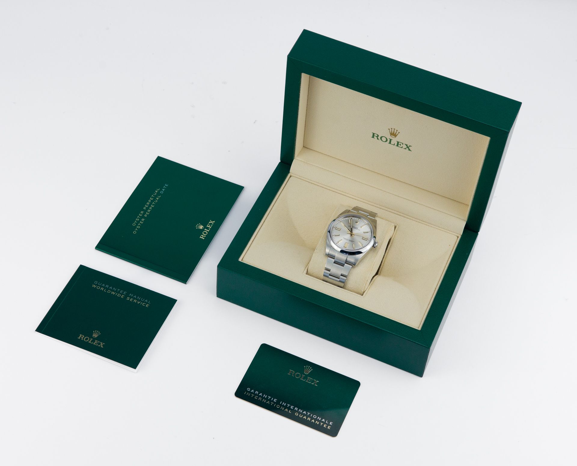 Oyster Perpetual 41 Silver Sunray dial - Image 2