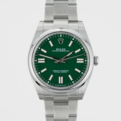 Front view of Rolex Oyster Perpetual 41 Green dial - Very Good condition luxury timepiece Rolex Oyster Perpetual 41 Green dial 124300 - Very Good condition, 2020