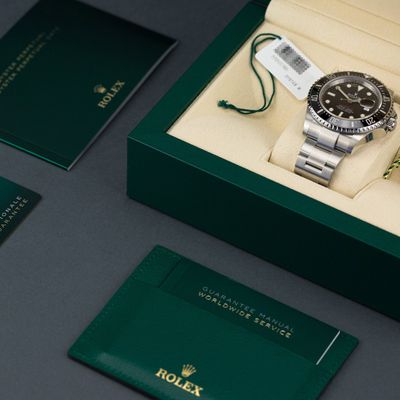 Rolex Sea-Dweller SD43 Single Red 126600 - Alternate view