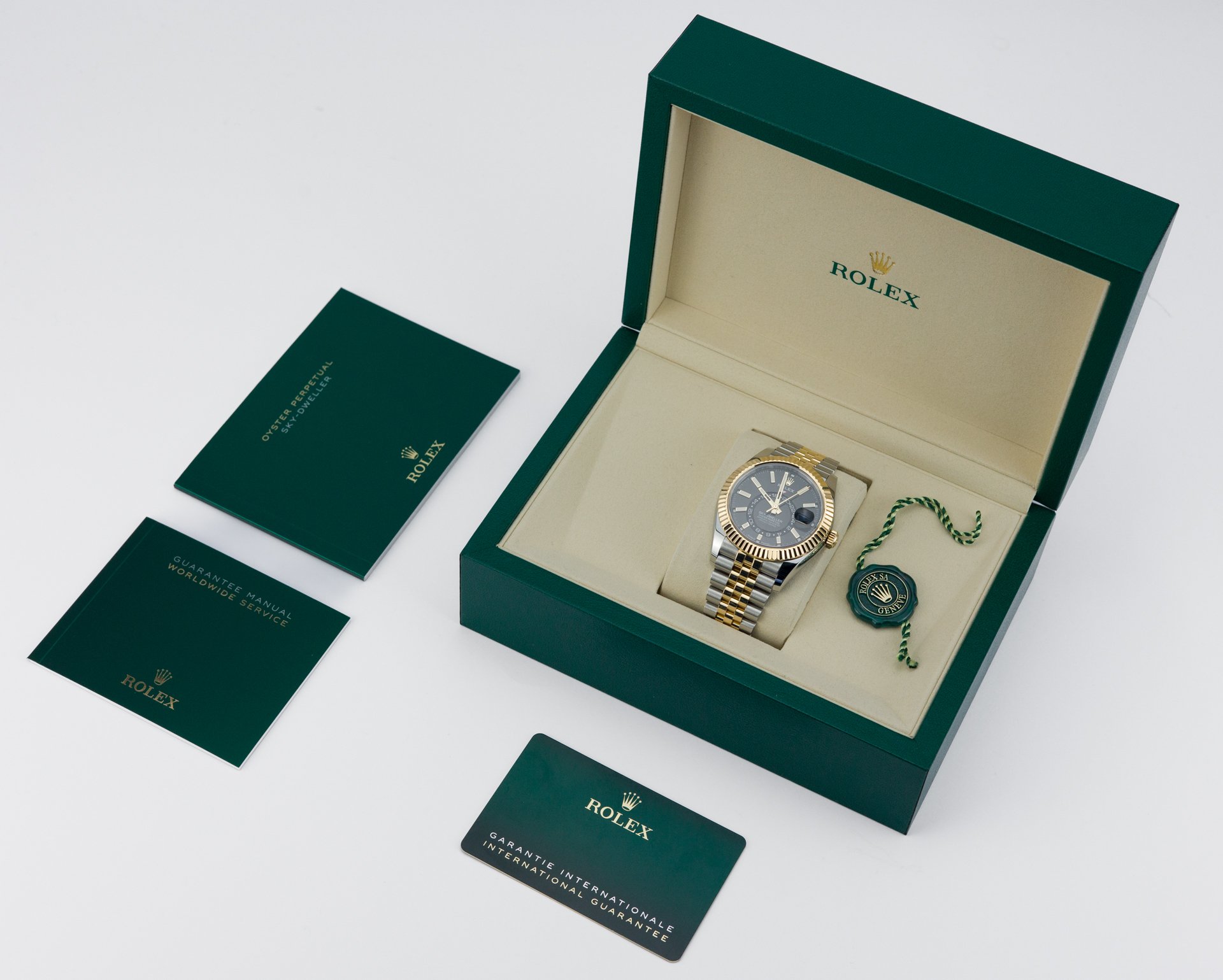 Rolex Sky-Dweller Yellow Rolesor - Image 2