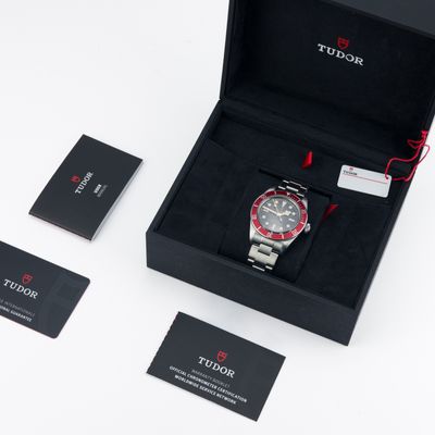 Tudor Black Bay M7941A1A0RU-0003 - Alternate view