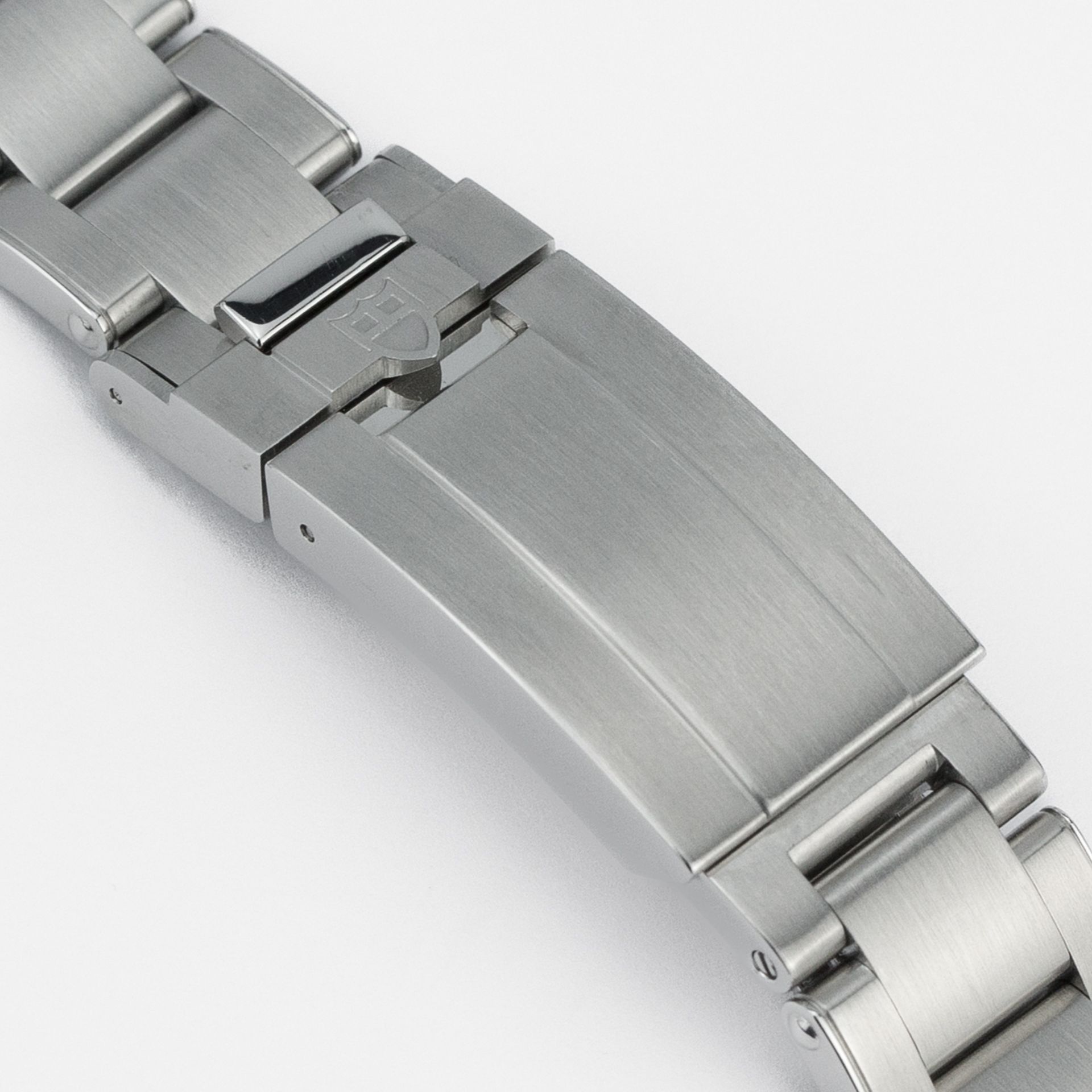 Tudor Black Bay Pro 39mm M79470-0001 steel Black 2023 - Strap/bracelet view