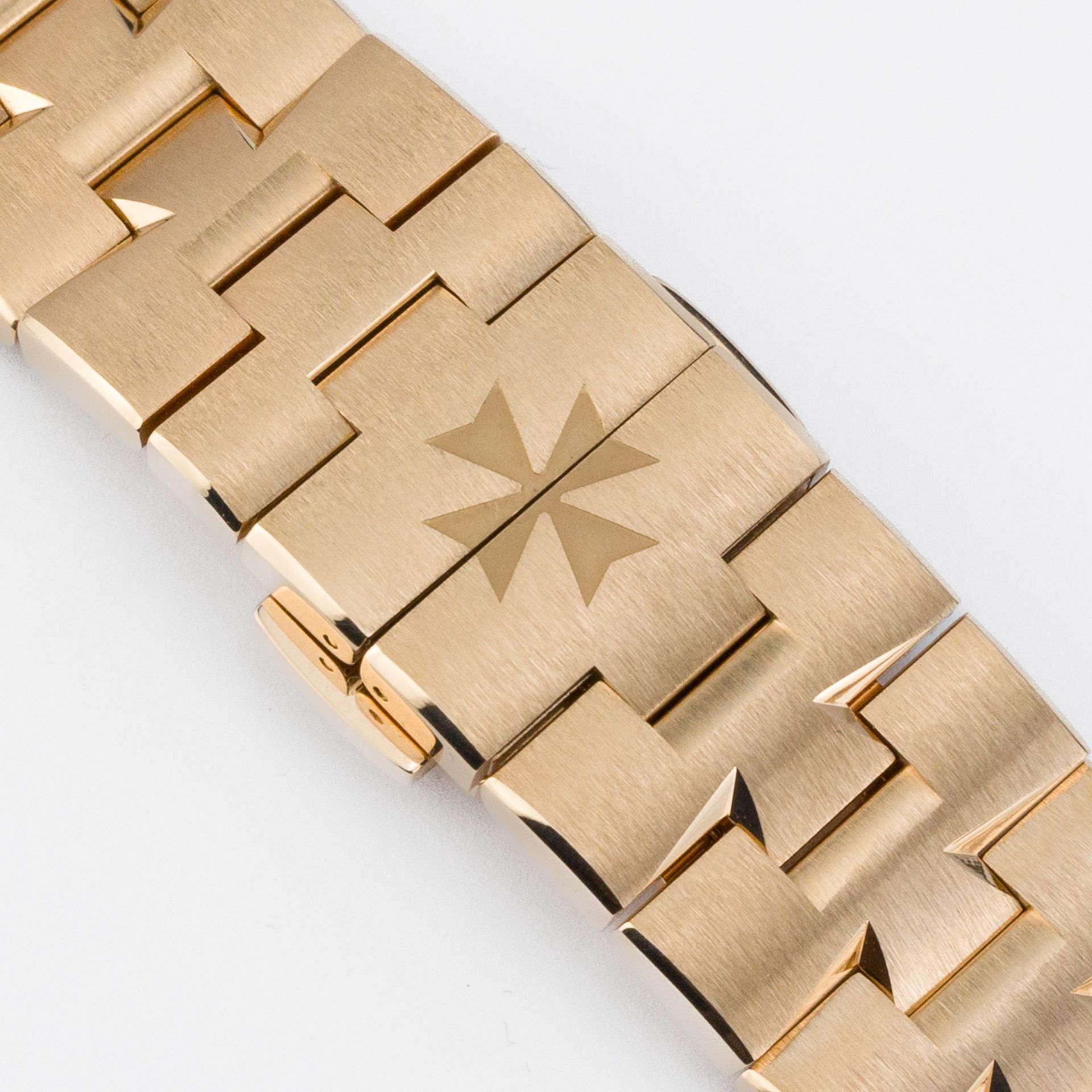 Overseas Chronograph - Full Rose Gold (on bracelet) - Image 8