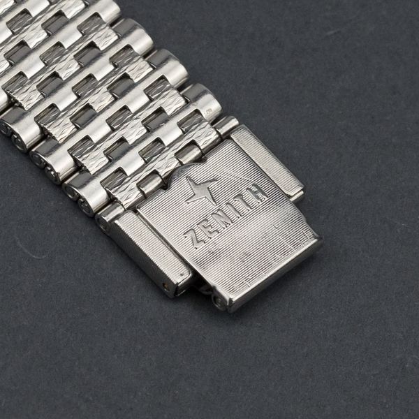 Zenith bracelet close-up